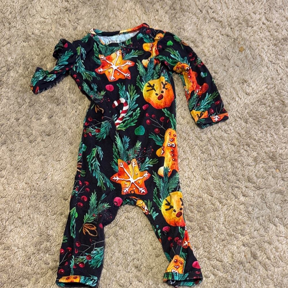 Holiday Gingerbread Print Kids One-Piece Footie - Black